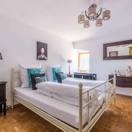 Herrenhaus Baerenschloessle 1 - 3500 M2 - 18 Personen Сasa de vacaciones Freudenstadt