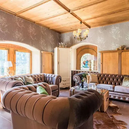 Herrenhaus Baerenschloessle 1 - 3500 M2 - 18 Personen