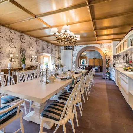 Herrenhaus Baerenschloessle 1 - 3500 M2 - 18 Personen Сasa de vacaciones *