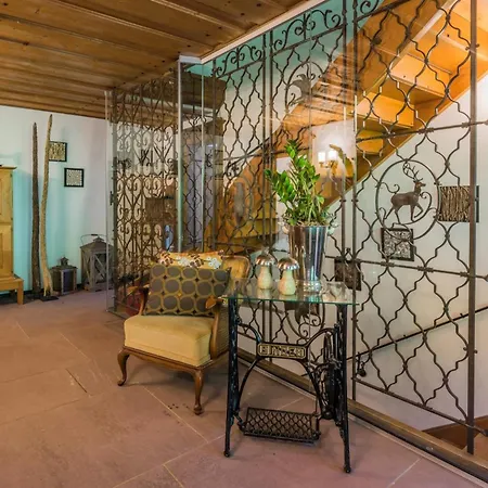 Herrenhaus Baerenschloessle 1 - 3500 M2 - 18 Personen Сasa de vacaciones Freudenstadt